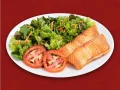 Salmo grelhado com salada